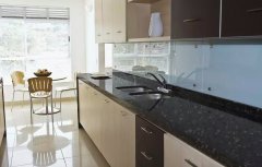 Small and straight kitchen countertops